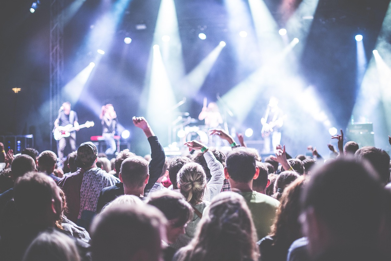 découvrez notre sélection de shows incontournables : spectacles, séries, concerts et divertissements pour tous les goûts. ne manquez pas les dernières nouveautés et tendances du moment !