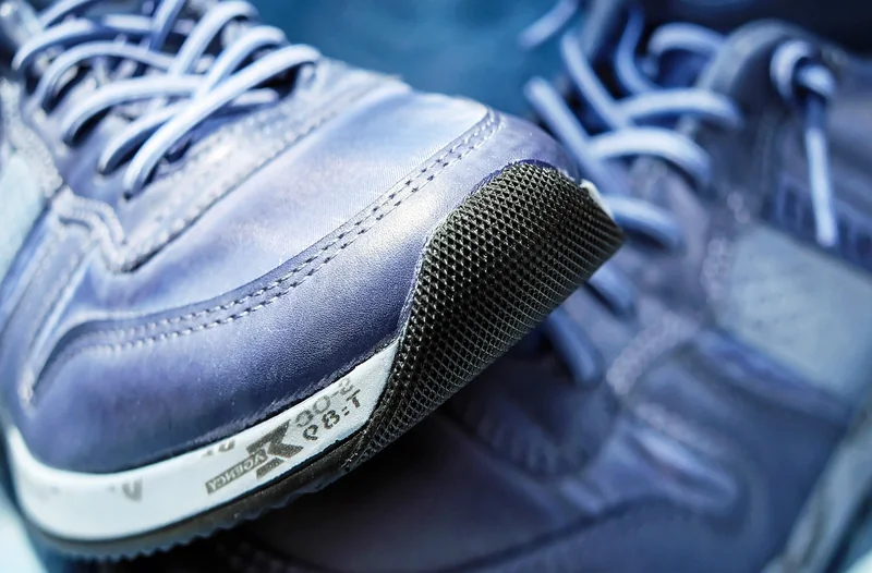 Comment agrandir des chaussures en synthétique ou en toile
