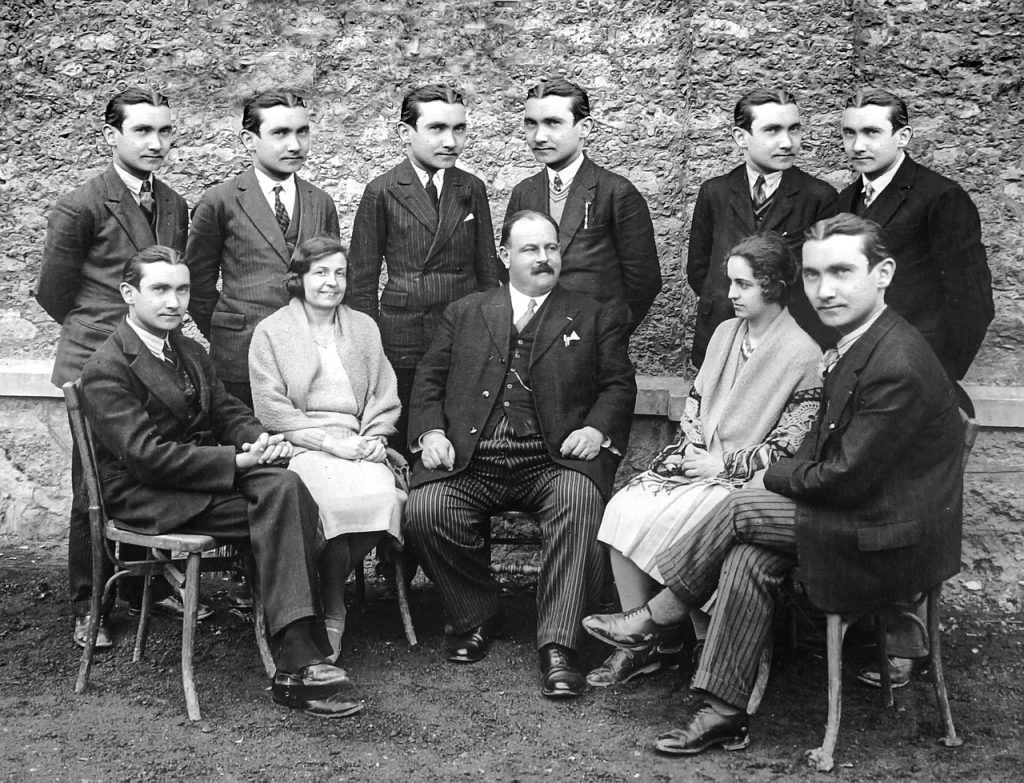 découvrez le rôle, les missions et les avantages du comité d'entreprise : un acteur clé du dialogue social pour représenter les salariés et améliorer la vie en entreprise.